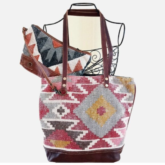 Myra Bag Leather, Canvas Weekender Bag With Wristlet Clutch/Cosmetic Bag - Picture 4 of 17